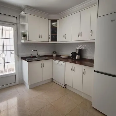 Pmt03 - Charming Townhouse With Communal Pool Apartment *