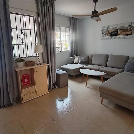 Pmt03 - Charming Townhouse 3br With Communal Pool *