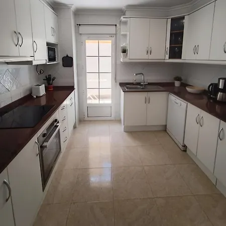 Pmt03 - Charming Townhouse With Communal Pool Apartment *