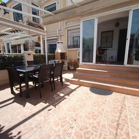 Pmt03 - Charming Townhouse With Communal Pool Torrevieja