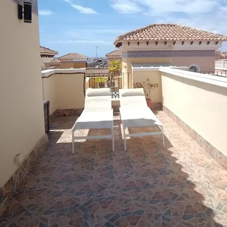 Pmt03 - Charming Townhouse With Communal Pool * Torrevieja