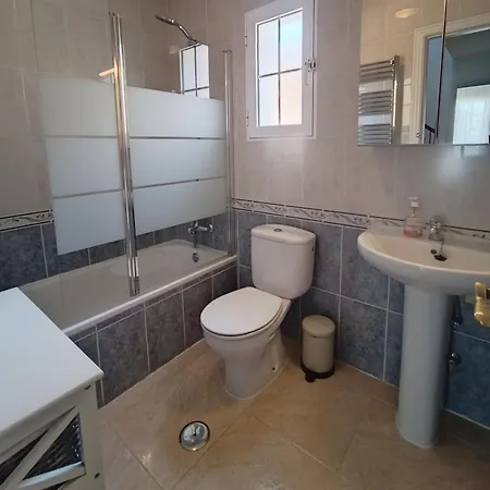 Pmt03 - Charming Townhouse With Communal Pool *